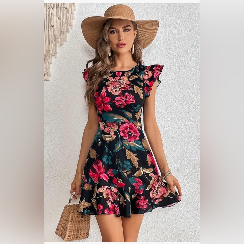 NWT Black, Boho flowers, Cap Sleeve, Round Neck, Ruffle Hem, Sleeve dress.🌺💐